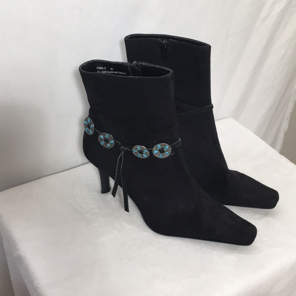 Bamboo Jemma-12 woman’s black high heeled boot w/faux turquoise accent size 6.5